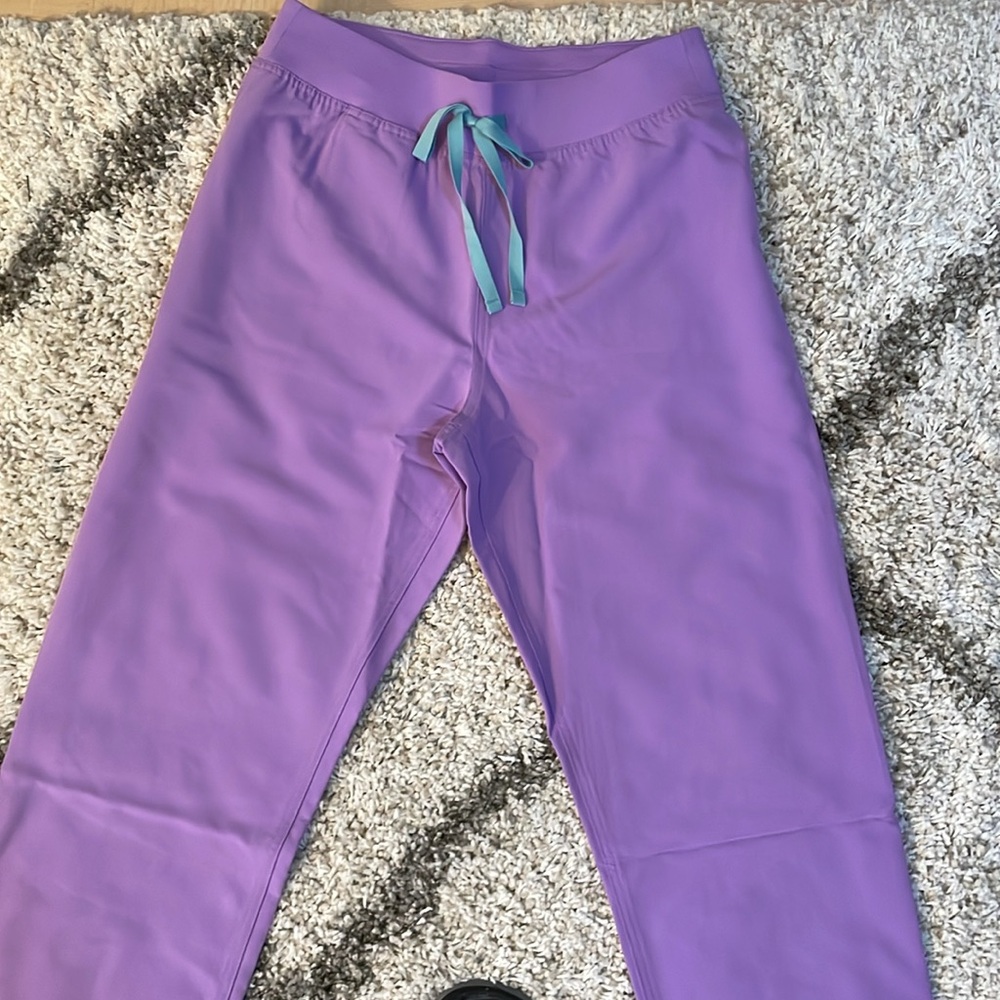 Figs High Waisted Livingston Pants in Lilac Dawn NWT - Picture 3 of 11